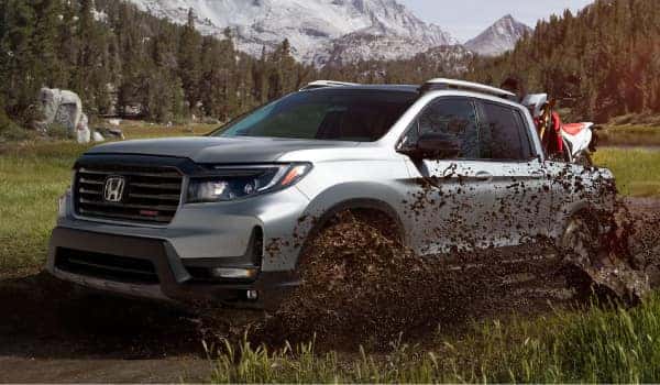 What’s the Difference Between AWD and 4WD?